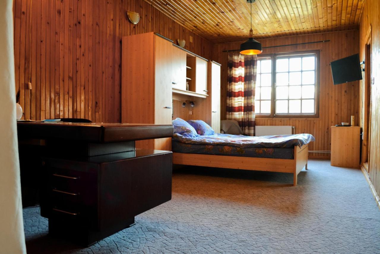 Grandpa'S Hidden Crib, 6 Bedroom, Pet Friendly Sinaia Exterior photo